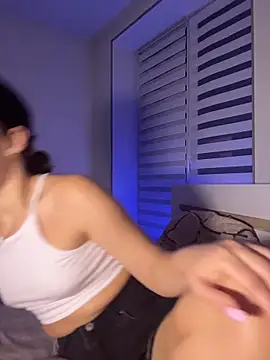 غرفة دردشة Lira_Fayeee المباشرة