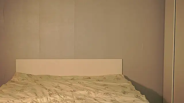 Leyla_crsh's Live Chat Room