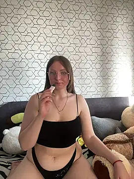 Seks show uživo modela _sweet_girl_87 na kameri