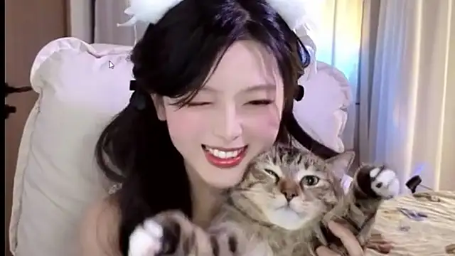 Sala de chat en directo de Koikoi___