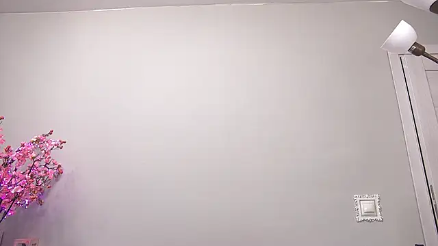 חדר צ'אט בשידור חי של laura_pa