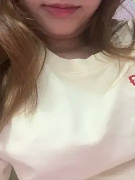 Thanhhuyen001's Live Chat Room
