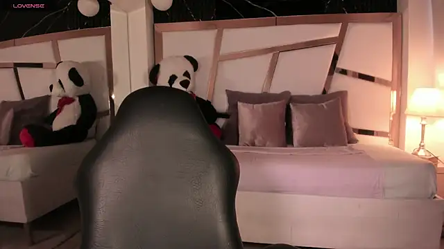 חדר צ'אט בשידור חי של sussie_thompsom