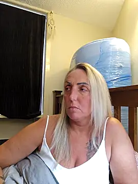 Sala de chat en directo de theblondecocklover