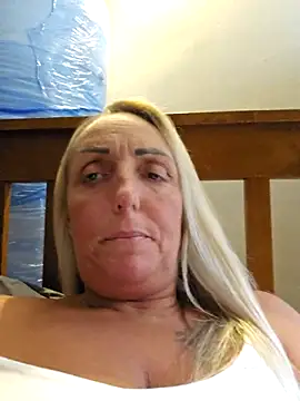 غرفة دردشة theblondecocklover المباشرة