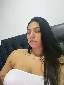 Živá chatovací místnost Nini_