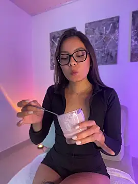 Sala de chat ao vivo de Nicollewest1