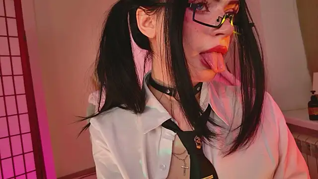 Dark_Diva Adlı Modelin Canlı Sohbet Odası