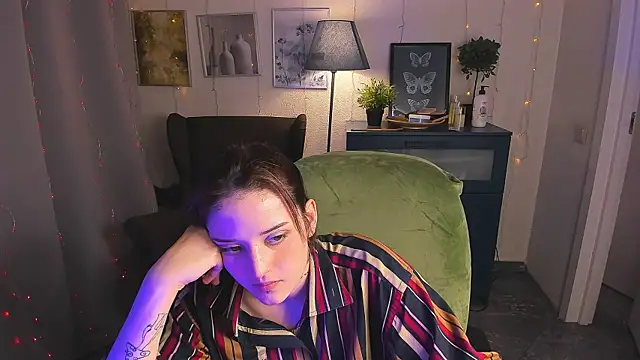 SarahShelbyn Live chat-huone