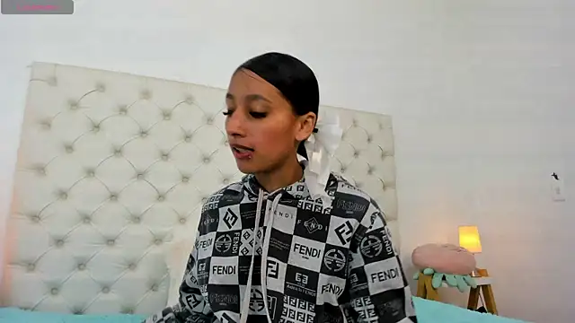 Celeste_71's Live Chat Room