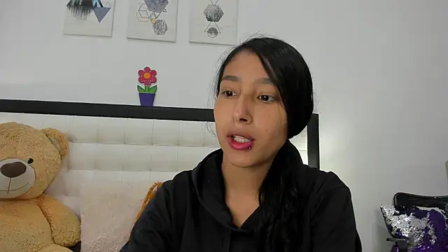 Celeste_71 Adlı Modelin Canlı Sohbet Odası