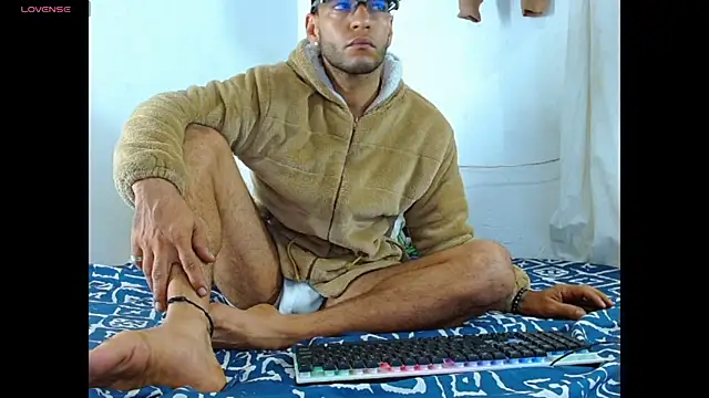 Alphamaster_92's Live Sex Cam Show