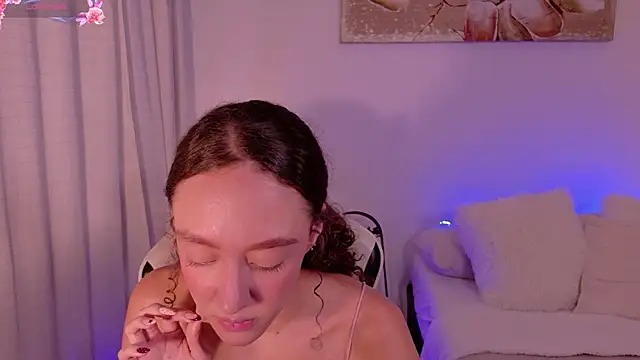ChloeMoreti 即時聊天室