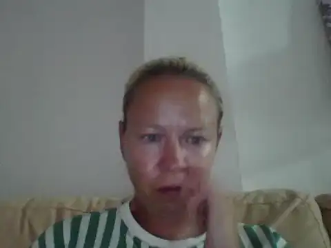 jennyblondeuk – live chatrum