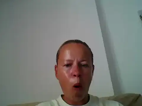 jennyblondeuk's Live Chat Room