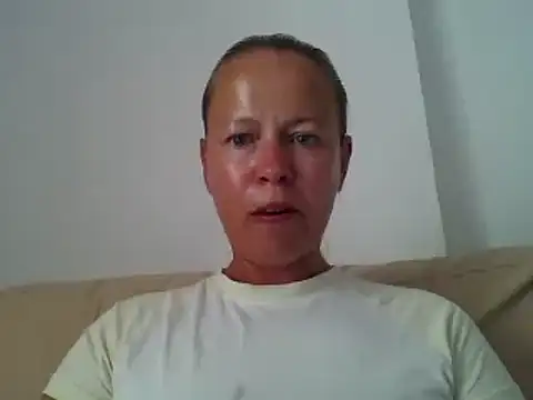 חדר צ'אט בשידור חי של jennyblondeuk