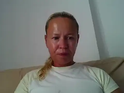 jennyblondeuk 실시간 채팅방