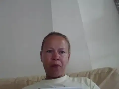 jennyblondeuk লাইভ চ্যাট রুম