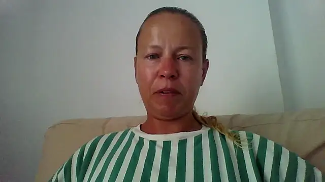Živá chatovací místnost jennyblondeuk