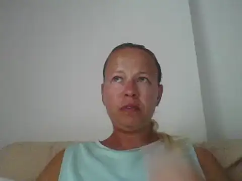 jennyblondeuk – live chatrum