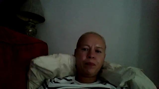 jennyblondeuk live-chat rom