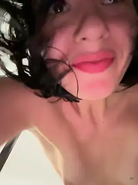 RedAssHottie Adlı Modelin Canlı Sohbet Odası
