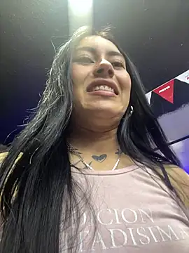 חדר צ'אט בשידור חי של emily_24x