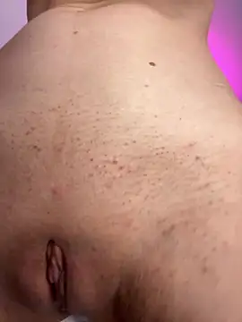 חדר צ'אט בשידור חי של FlexibleDoll_