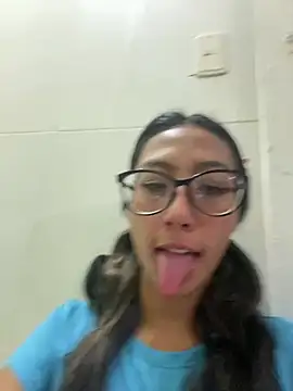 StefanyLuxe_18's Live Chat Room