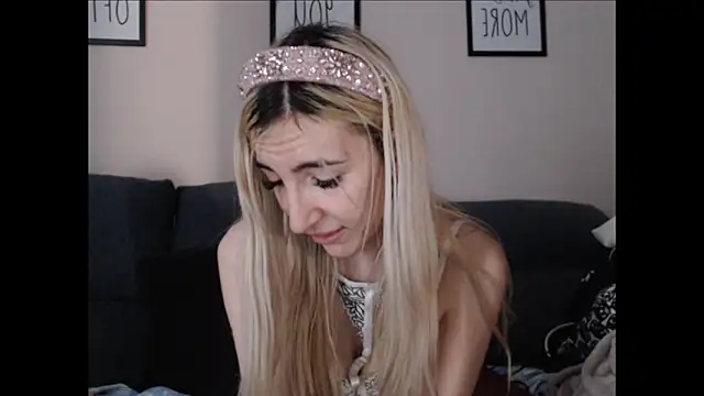 BarbieBlondieGirl Adlı Modelin Canlı Sohbet Odası