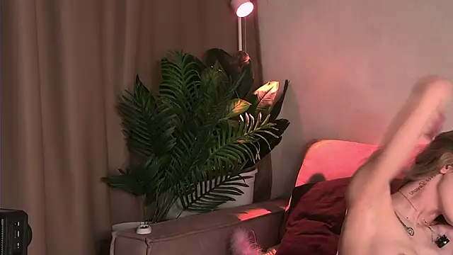 BellaSecrettt live-chat rom