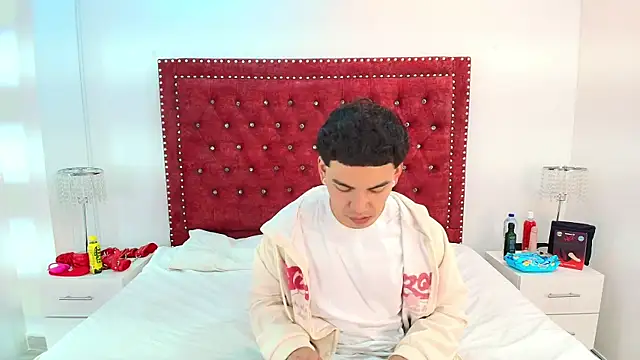 Jaden_and_sofia's Live Chat Room