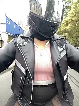 Scarlet_auraa élő chatszobája