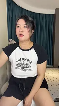 mo-mo-69 Live Chatraum