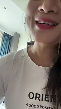 mo-mo-69n Live chat-huone