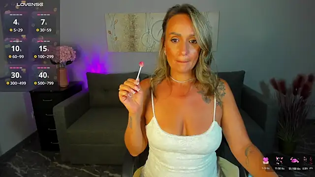 Alisa_Allisen's Live Chat Room