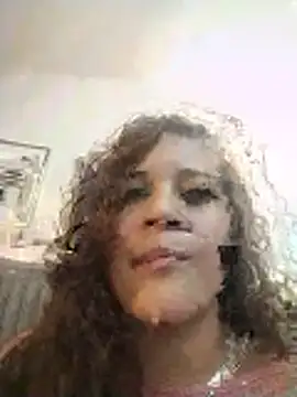 חדר צ'אט בשידור חי של Moon_shaddow