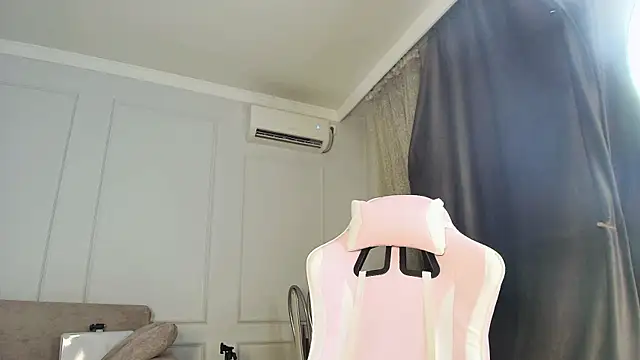 jasmilee Adlı Modelin Canlı Sohbet Odası