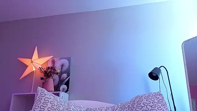 غرفة دردشة SmolCutie المباشرة