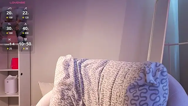 SmolCutie Adlı Modelin Canlı Sohbet Odası