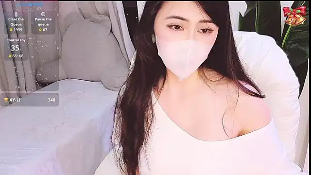 1-Emma-1 Adlı Modelin Canlı Sohbet Odası