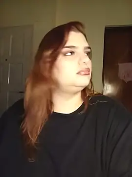 غرفة دردشة baddiebbw المباشرة