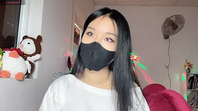 Tieu-May's Live Chat Room