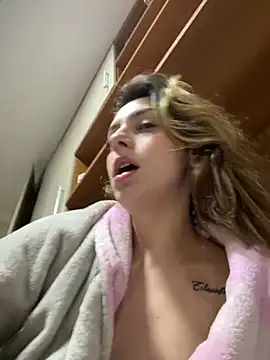 Show sexual ao vivo de BarbieHotBrazil