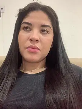_byerii Adlı Modelin Canlı Sohbet Odası