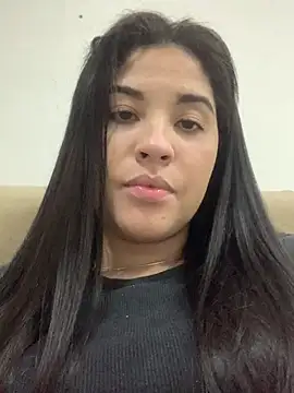 _byerii Adlı Modelin Canlı Sohbet Odası