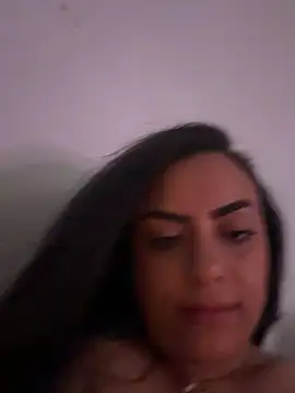 חדר צ'אט בשידור חי של Elyza_Ibarra