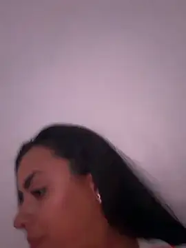 חדר צ'אט בשידור חי של Elyza_Ibarra