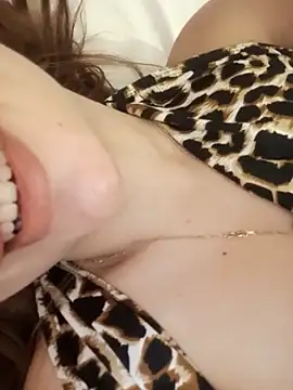 חדר צ'אט בשידור חי של Rahaf6767_7