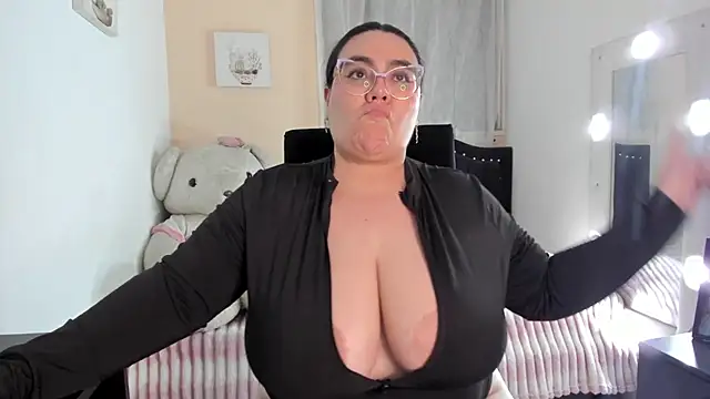 KarlaLannee Adlı Modelin Canlı Sohbet Odası